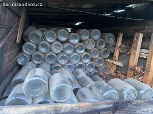 Stavební materiál + sklenice