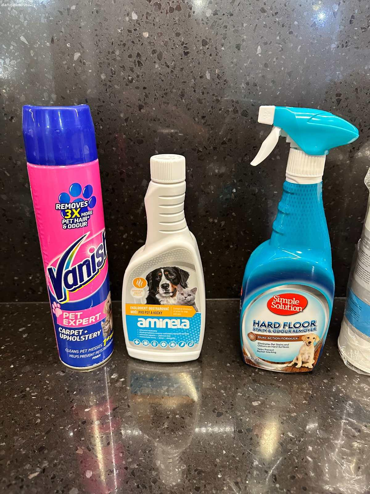 Štěňátko starter kit :-). Na louzicky na koberci a podlaze, nekolik let se mi to vali doma a snad to dlouho nevyuzijeme.

Daruji pouze cele tomu, kdo si nejdriv prijede.

Mesice u Prahy.