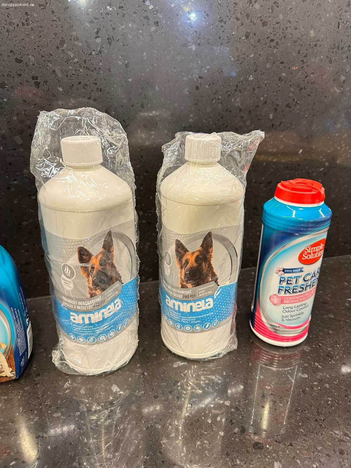 Štěňátko starter kit :-). Na louzicky na koberci a podlaze, nekolik let se mi to vali doma a snad to dlouho nevyuzijeme.

Daruji pouze cele tomu, kdo si nejdriv prijede.

Mesice u Prahy.