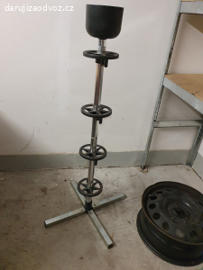 Stojan na pneumatiky
