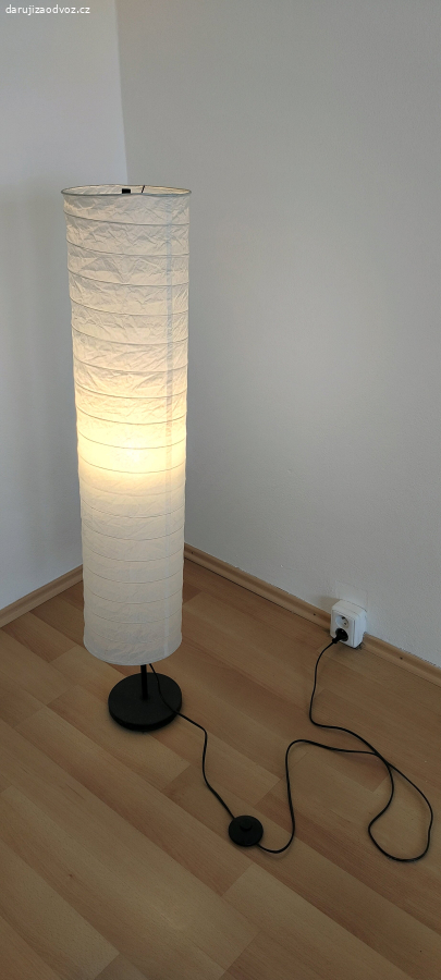 stojici lampa