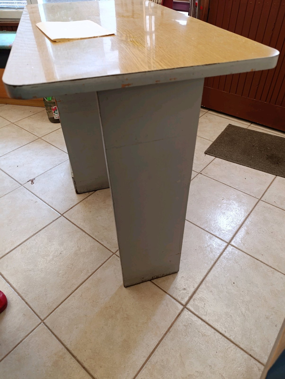 stoleček. Stolek 90x48x71 cm.