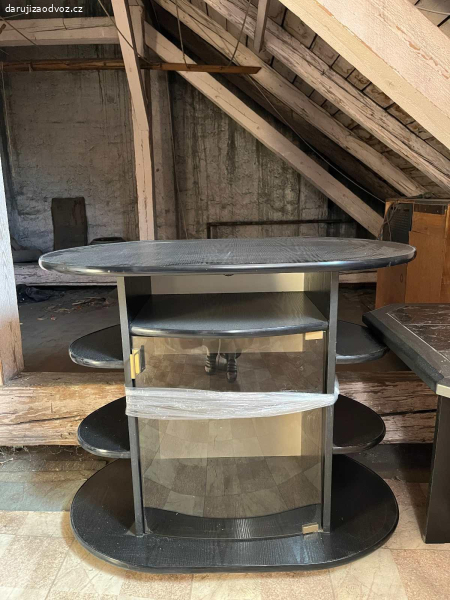 Stolek pod TV