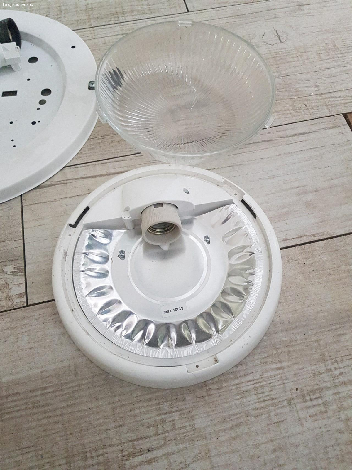 Stropní světlo. Stropní/nástěnné světlo dle fotografií