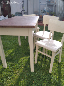 stůl a 3 židle,