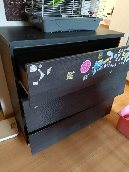 šuplíková komoda