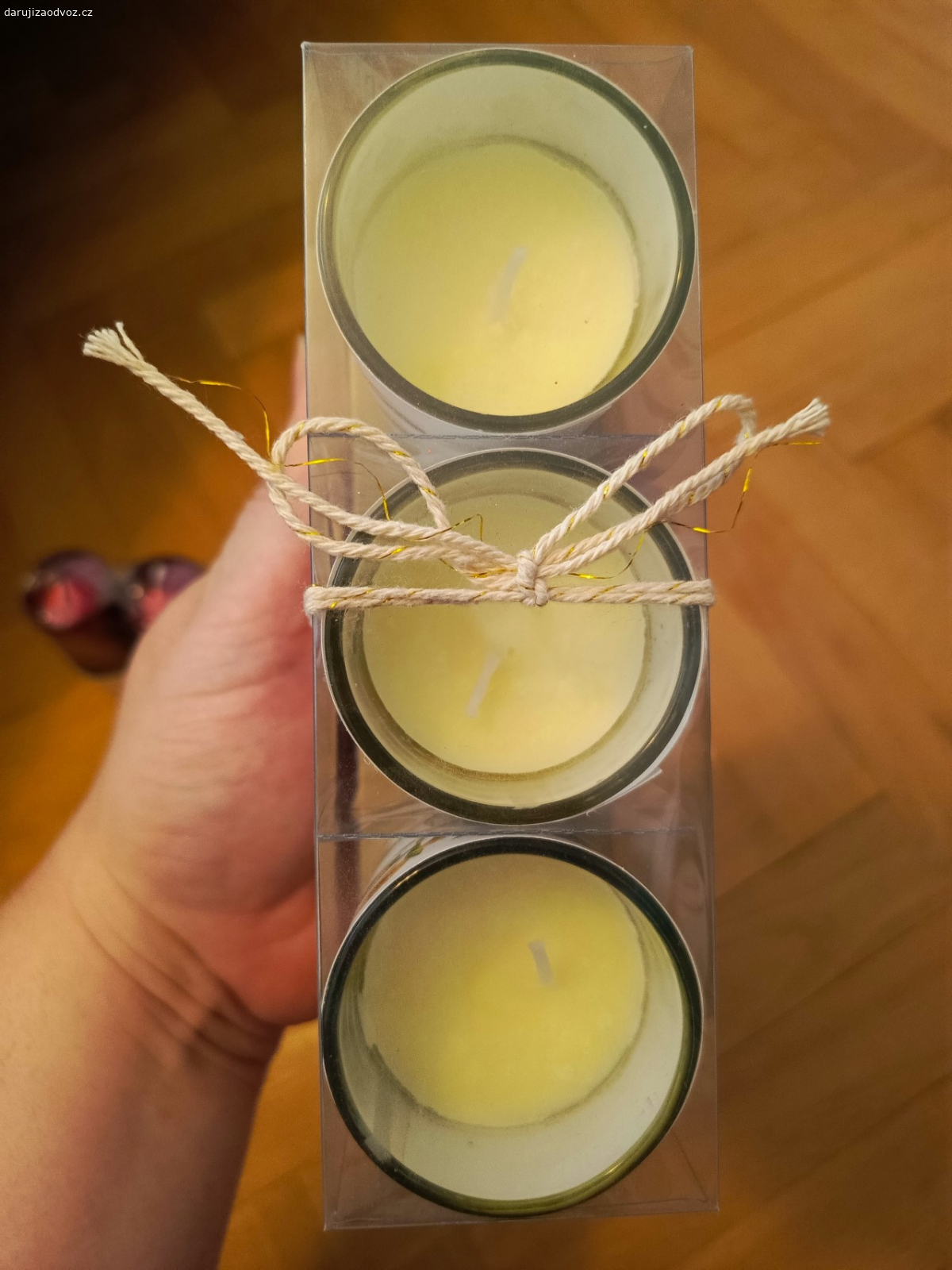 Svíčky. zabalené svíčky plus svíčky na vánoční věnec, bohužel trochu poškozené -oloupaná barva . PŘEDÁNÍ MOŽNÉ POUZE TUTO NEDĚLI NA KLADNĚ, případně mohu zaslat zásilkovnou za Váš kód ?
