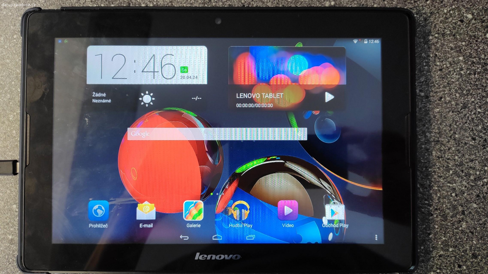 Tablet Lenovo A-7600-H. Funguje, ale je starý cca 10 let, Android 4, takže už nejdou instalovat aplikace z Google Play.