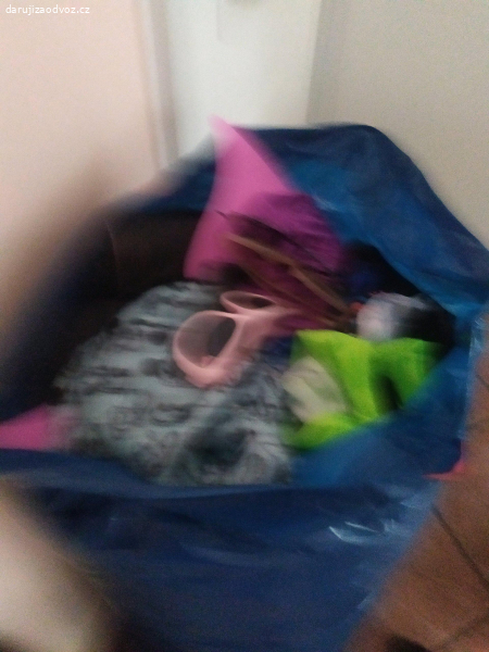 Taška dětského oblečení 2-8 let