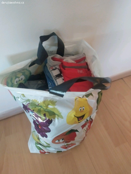 Taška oblečení pro kluka 7-9 let