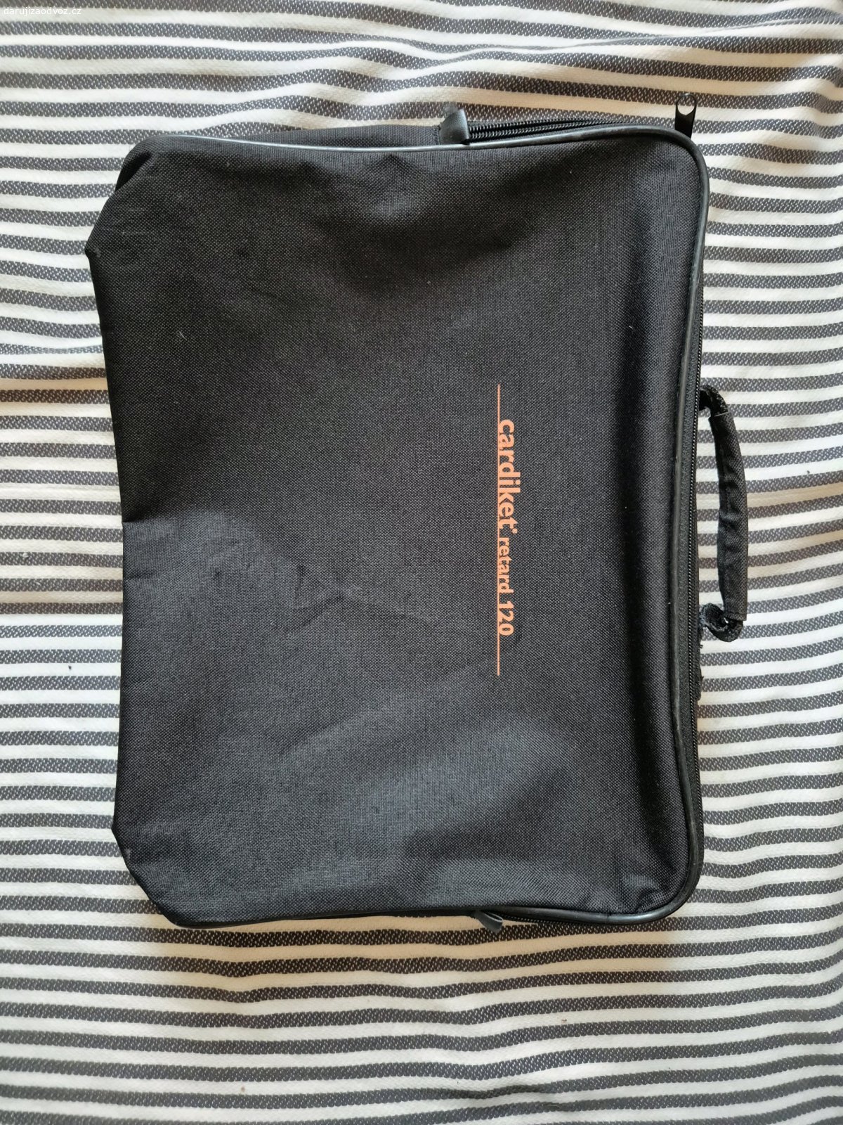 tašky na notebook. darujem tašky na notebook.  jako nové téměř nepoužité.