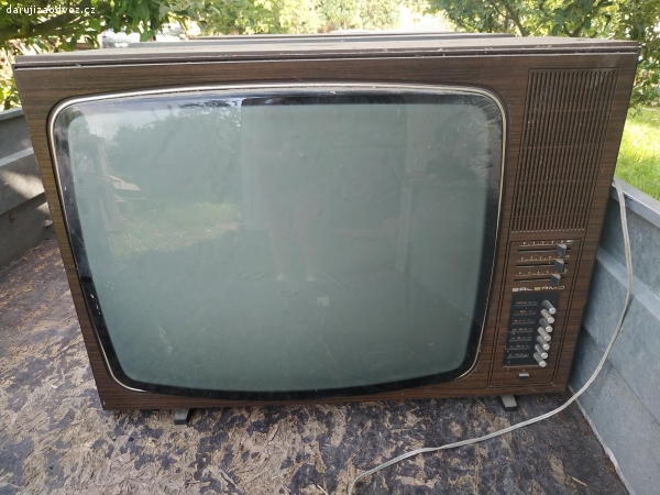 televizory. Za odvoz staré televizory. Nálezový stav z půdy.