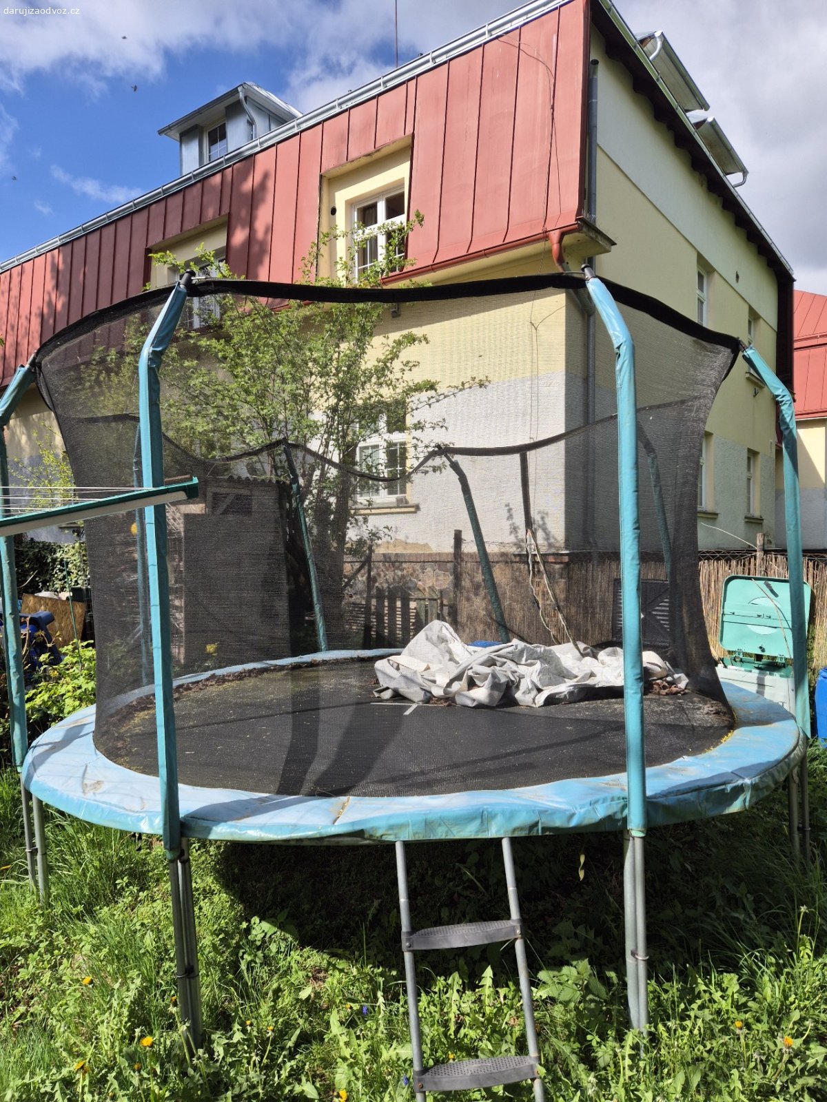 trampolína. předám rozebranou trampolínu