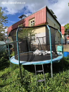trampolína