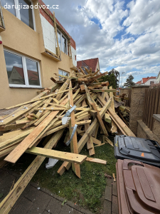 Trámy, fošny, latě ze staré střechy