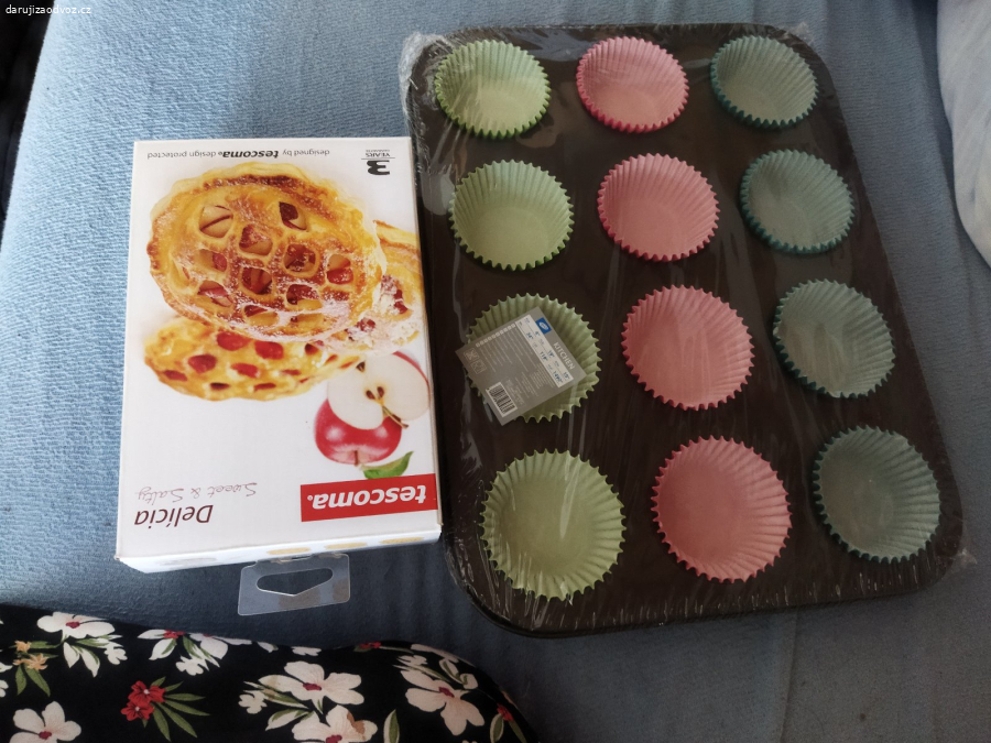 Tvoritka na muffiny a zdobitka na kolace