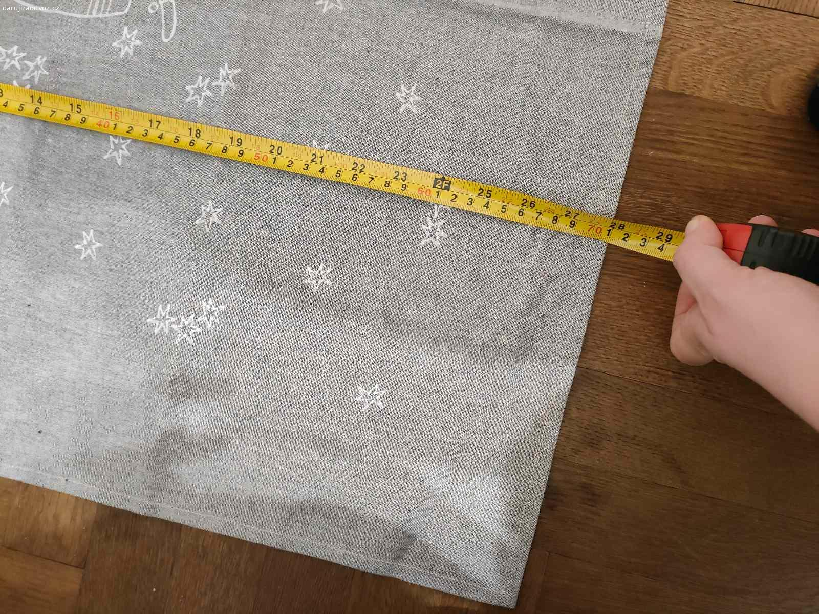 Ubrus 70*69cm. Daruji za odvoz