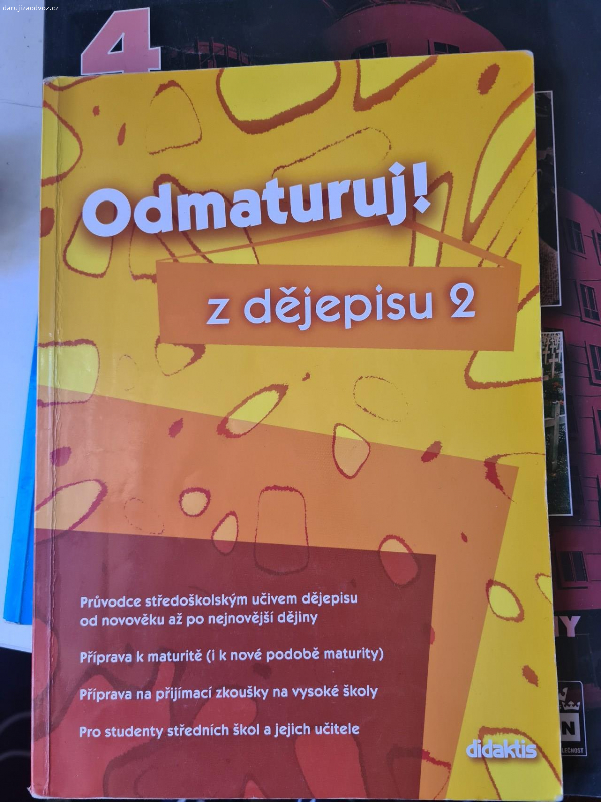 ucebnice dejepisu, anglictiny ad. preferuji odnos vseho najednou