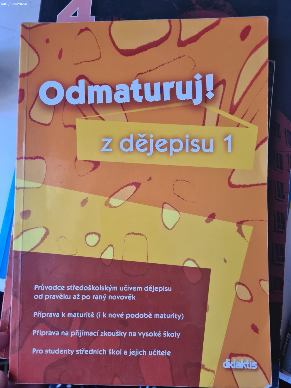 ucebnice dejepisu, anglictiny ad. preferuji odnos vseho najednou