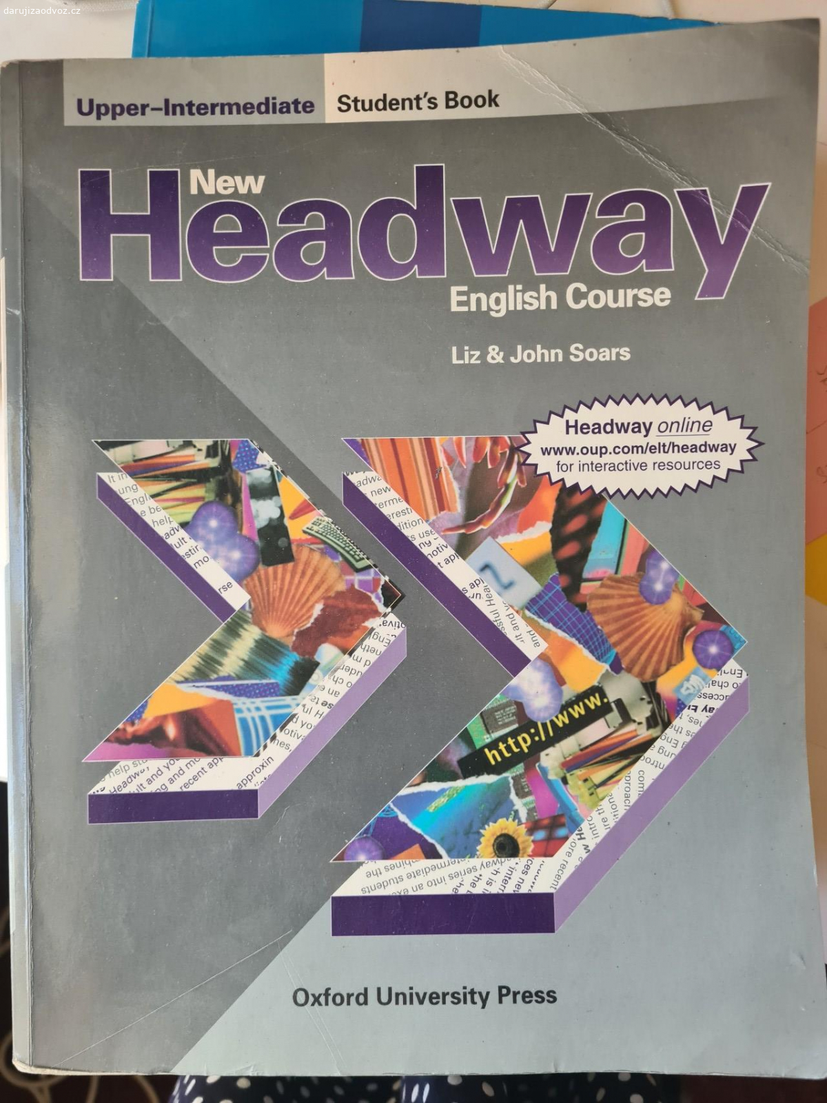 ucebnice dejepisu, anglictiny ad. preferuji odnos vseho najednou