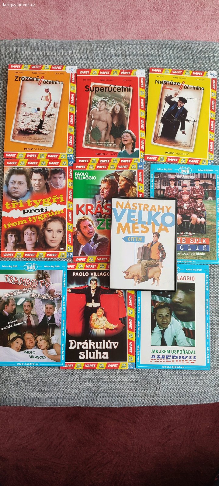 Válečná DVD. Daruji cca 250-300 originálních, většinou válečných, ale i jiných DVD. Filmy i dokumenty. Nové, většina nebyla ani přehrána. Po domluvě pouze za odvoz. Praha 8.