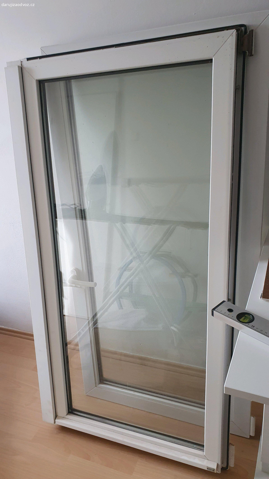 Veliké okno dvoudveřové plastové. Kvůli rekonstrukci,rozměry rámu .Nepoškrabané,super stav.