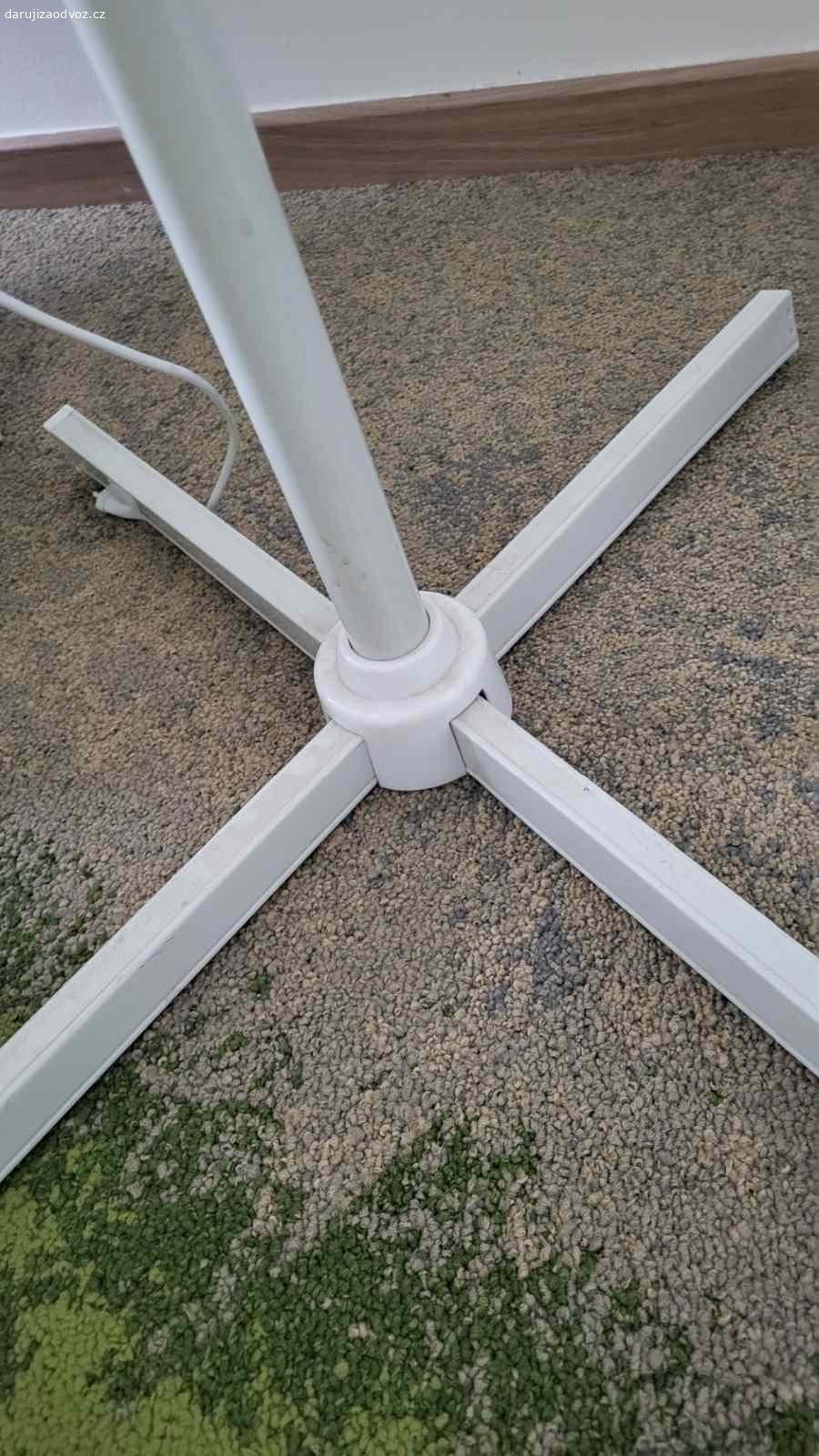 Ventilátor Gallet VEN 41S Blizzard. Daruji starší, ale plně funkční větrák, model Gallet VEN 41S Blizzard. Stojan je vratký, ale dle recenzí je to problém u všech výrobků tohoto modelu. Nutné osobní vyzvednutí Praha - Libeň.