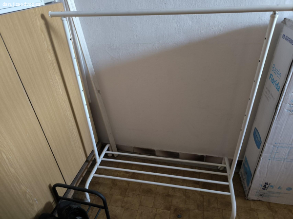 Věšák na oblečení