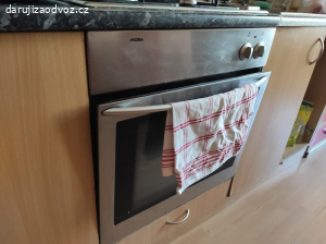 Vestavná trouba Mora