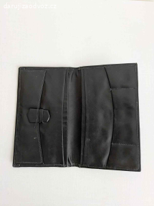 Větší pouzdro na doklady apod.