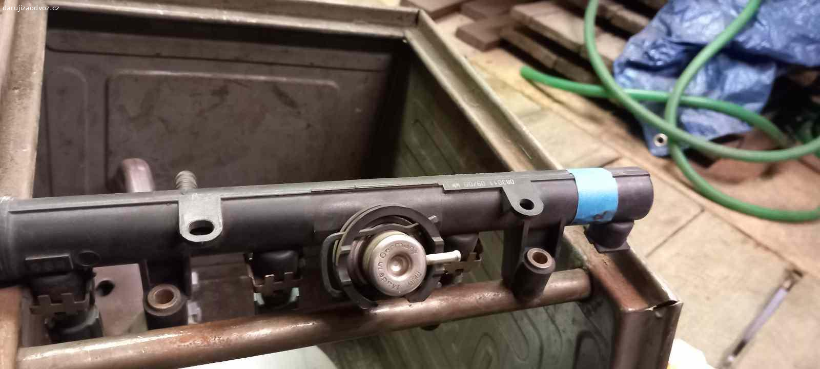 Vstřikovače Seat Cordoba r.v.2000 AKK. Daruji za odvoz případně za poštovné funkční vstřikovače na seat Cordoba 1.4. Číslo vstřiku: 0309060311. Číslo railu: 030133319AA.