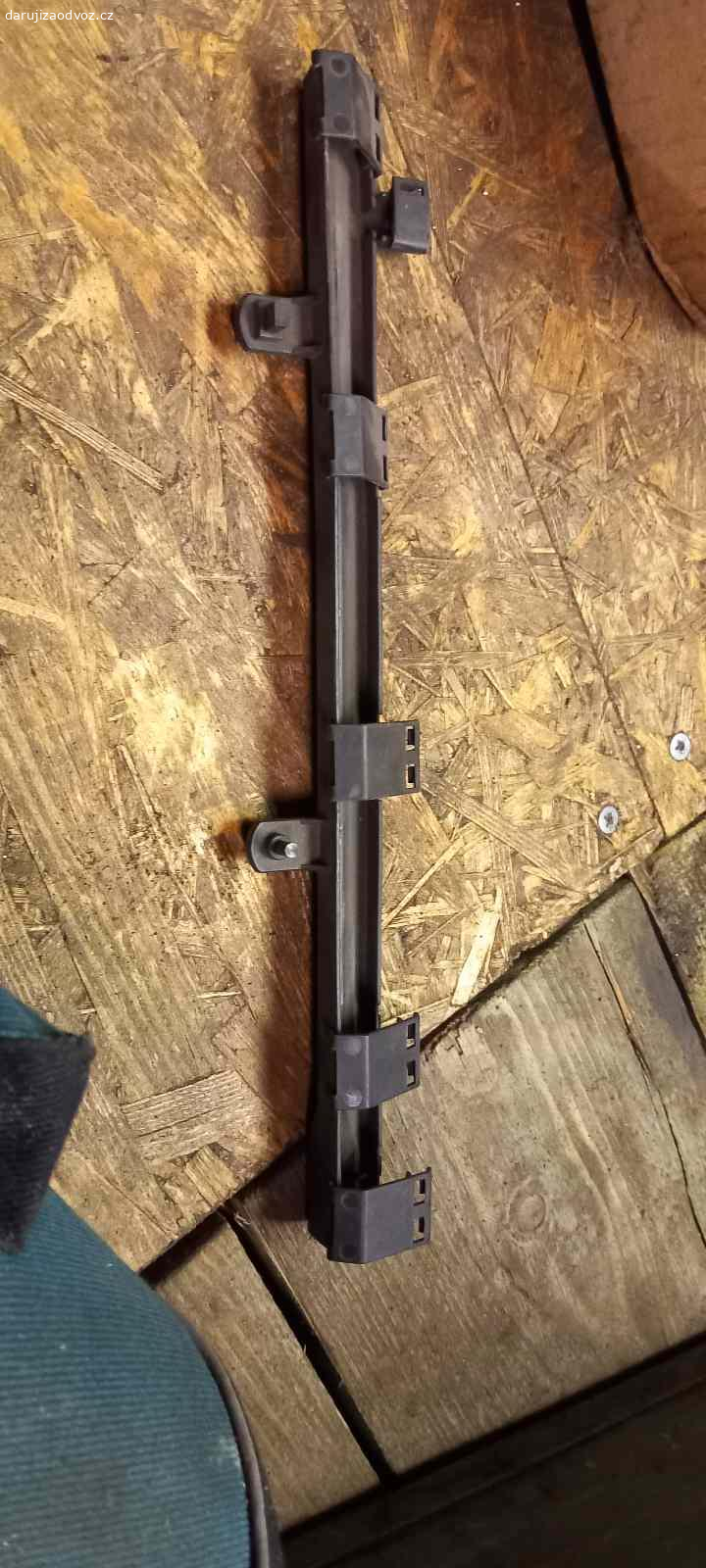 Vstřikovače Seat Cordoba r.v.2000 AKK. Daruji za odvoz případně za poštovné funkční vstřikovače na seat Cordoba 1.4. Číslo vstřiku: 0309060311. Číslo railu: 030133319AA.