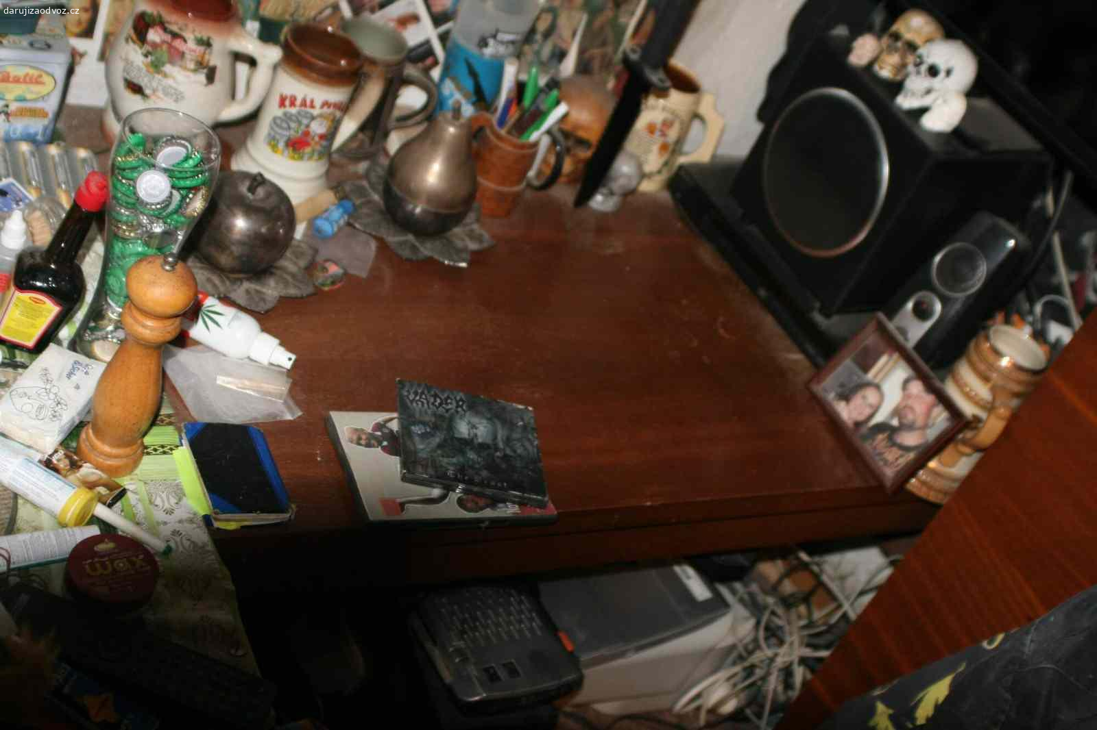 Vyklízení pozůstalosti pouze nábytek!. Vše za odvoz případně prodám, většina je v prvním patře rodinného domu. https://www.rajce.idnes.cz/demoniaco/album/nabytek Věci okolo jsou na prodej!