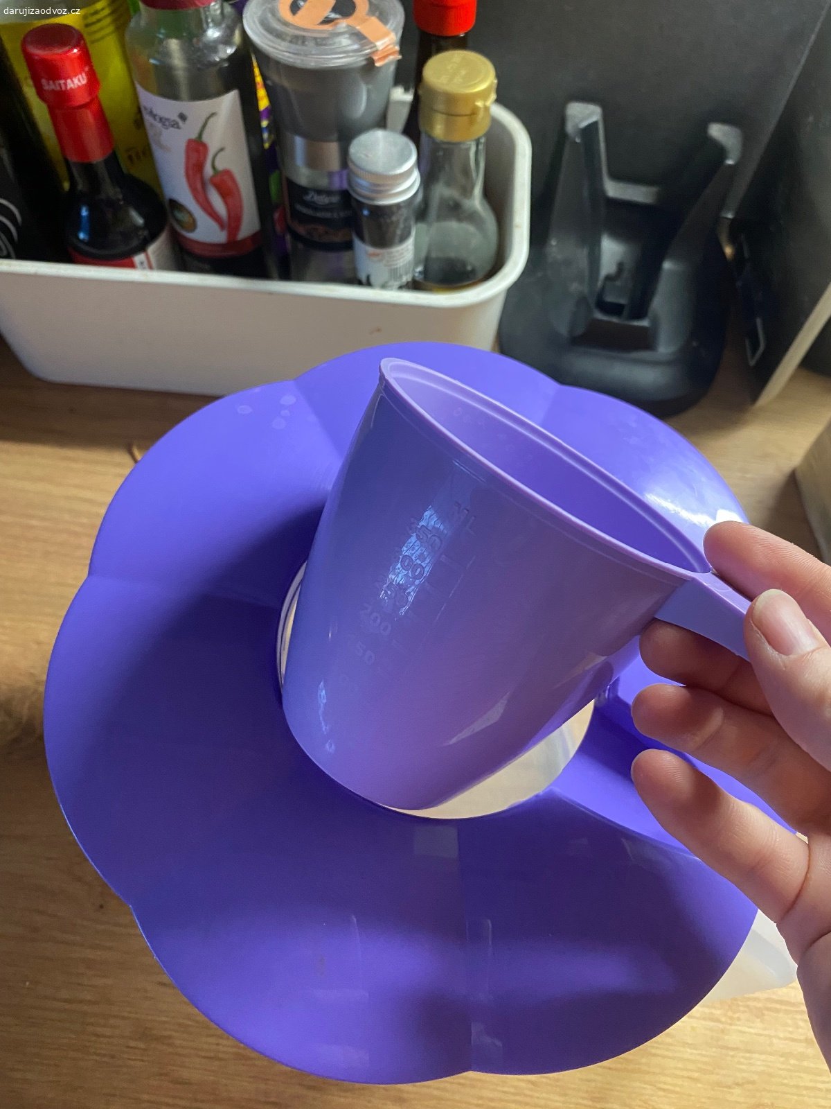 Vyměním dózu na nápoje. Vyměním za čokoládu 
Používané, ale funkční
Součástí je odměrka