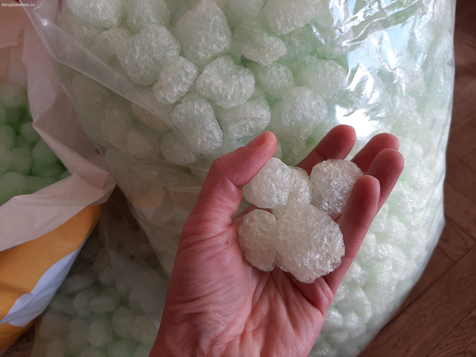 Výplňový materiál do balíků. Daruji za odvoz výplňový materiál do balíků, ekologický - Flo pak BIO (rozpustný ve vodě). Odkládala jsem to z balíků, je mi líto to vyhodit. Cca 70 litrů.
Pouze odvoz Brno Lesná, Je možné to odnést i v ruce, jenom je potřeba mít větší tašku.