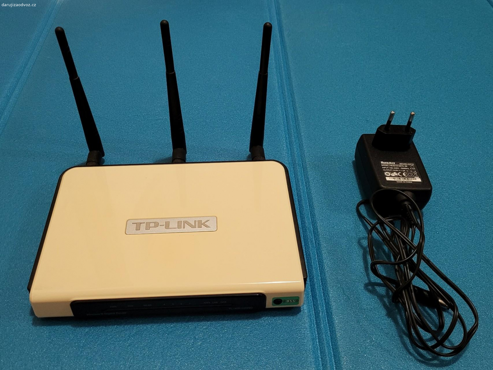 WiFi router TP-LINK TL-WR1043N. Starší funkční TP-LINK TL-WR1043ND - Bezdrátový broadband router, 802.11b/g/n (draft 2.0), max. 300Mbit/s, 1x WAN, 4x GLAN, 1x USB, 3x RSMA, 64/128/152-bit WEP, WPA/WPA2 PSK, SPI NAT firewall, VPN pass-through, WDS, MIMO, SST, CCA, QSS.