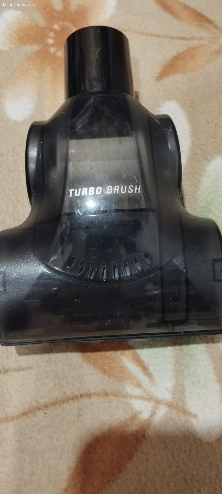 Za odvoz malý turbo kartáč. Daruji za odvoz malý turbo kartáč k vysavači Andare Animal ( ETA) Nový, nepoužitý