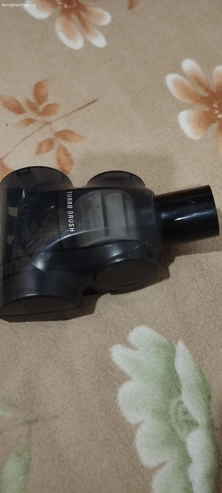 Za odvoz malý turbo kartáč. Daruji za odvoz malý turbo kartáč k vysavači Andare Animal ( ETA) Nový, nepoužitý