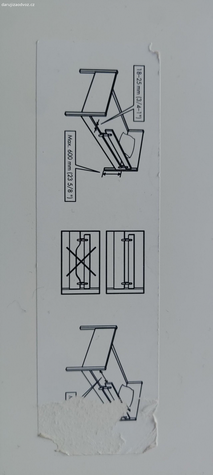 Zábrana k dětské postýlce z IKEA. běžně opotřebená dřevěná část bez škrábanců