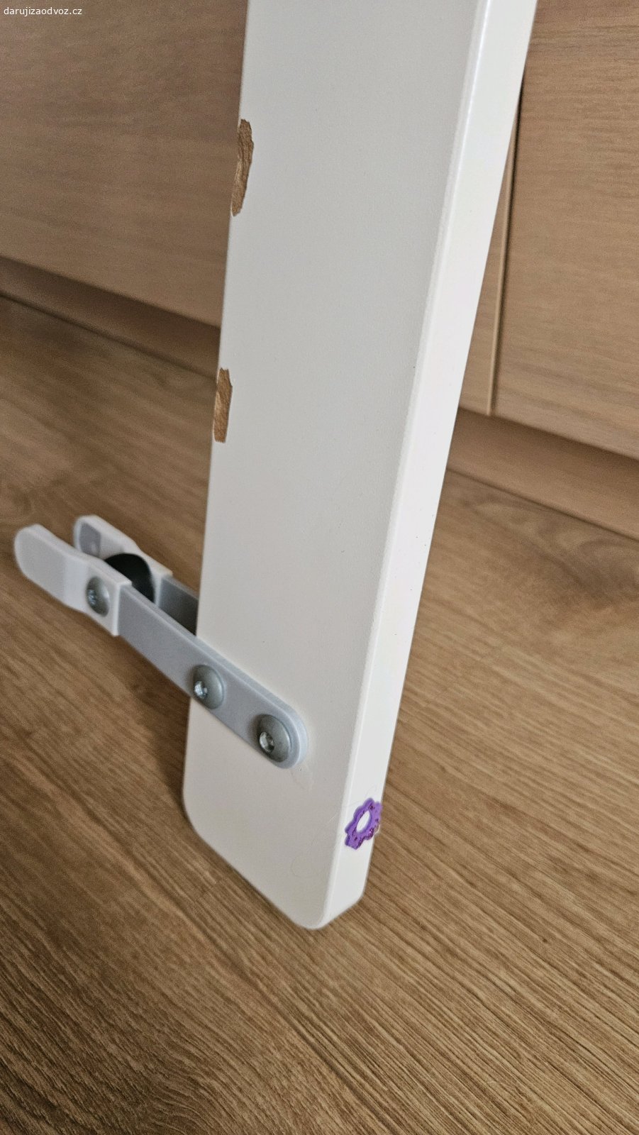 zábrana na postel IKEA. Použitá, občas trochu oblečená ale stále funkční.