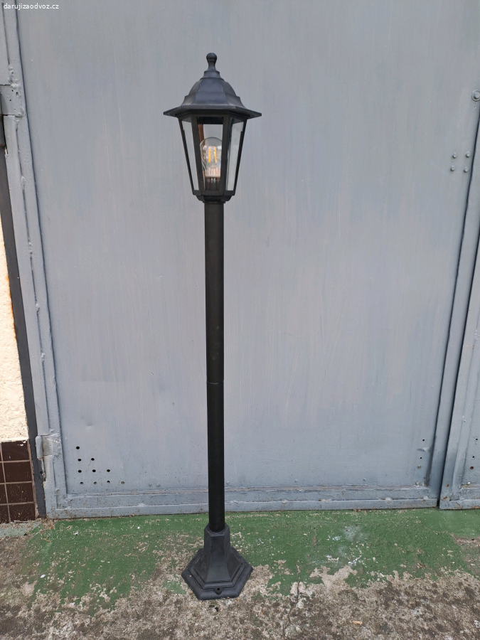 Zahradní lampa