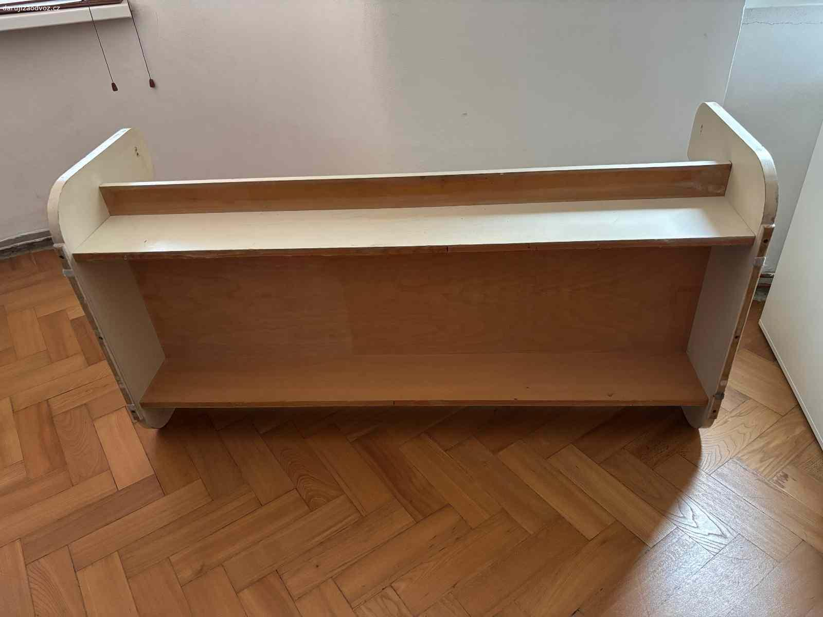 Základna retro designového konferenčního stolku. Stolku chybí skleněná deska. Je v dobrém stavu, velmi bytelný. Lze případně využít jako lavice. Rozměr desky je 59 x 135cm, bočnice jsou široké 70cm.