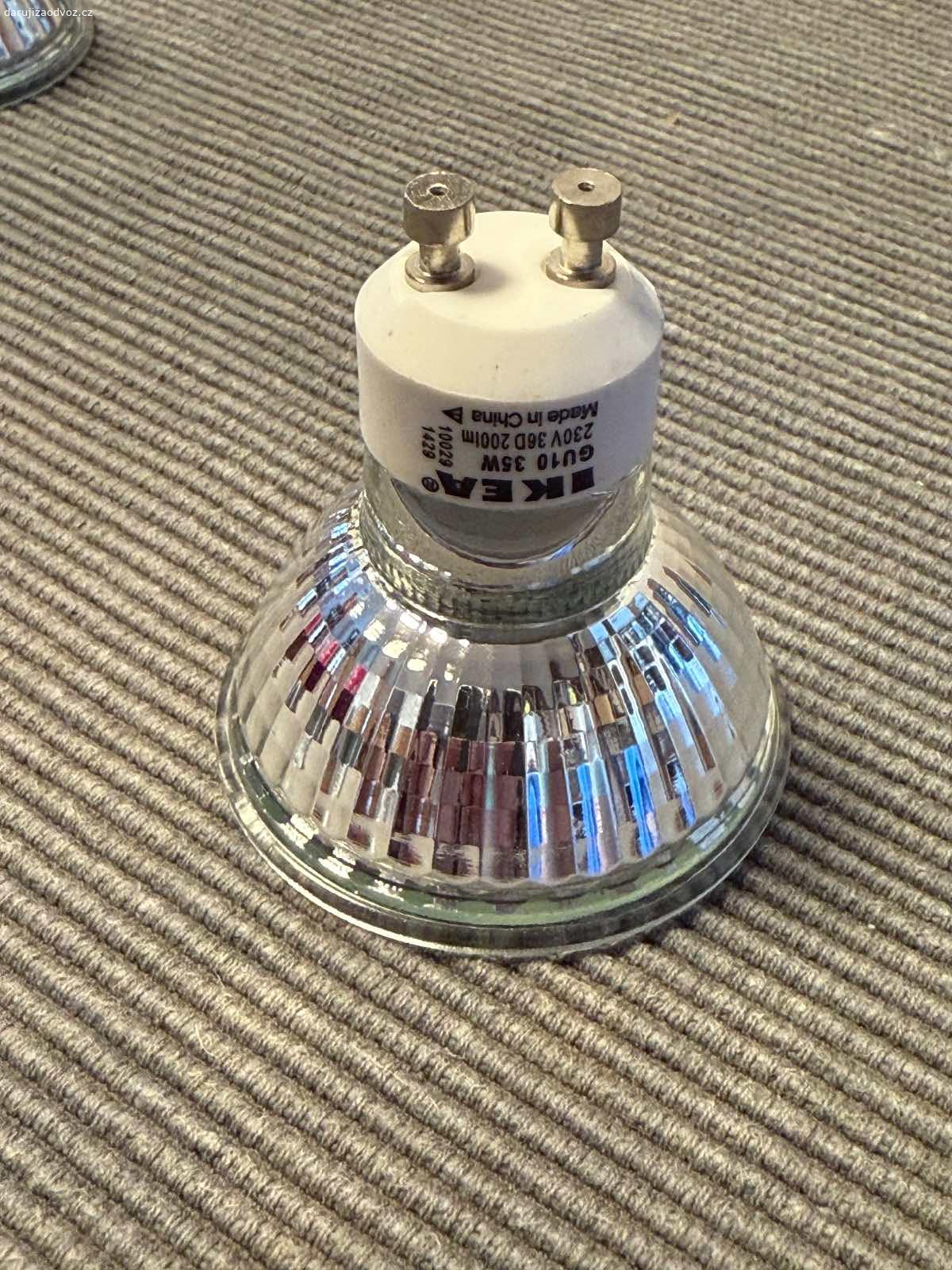 Žárovka GU10 35 W. Ikea žárovka GU10, 35 W, 36D, 200 lm. Celkem 3 ks.