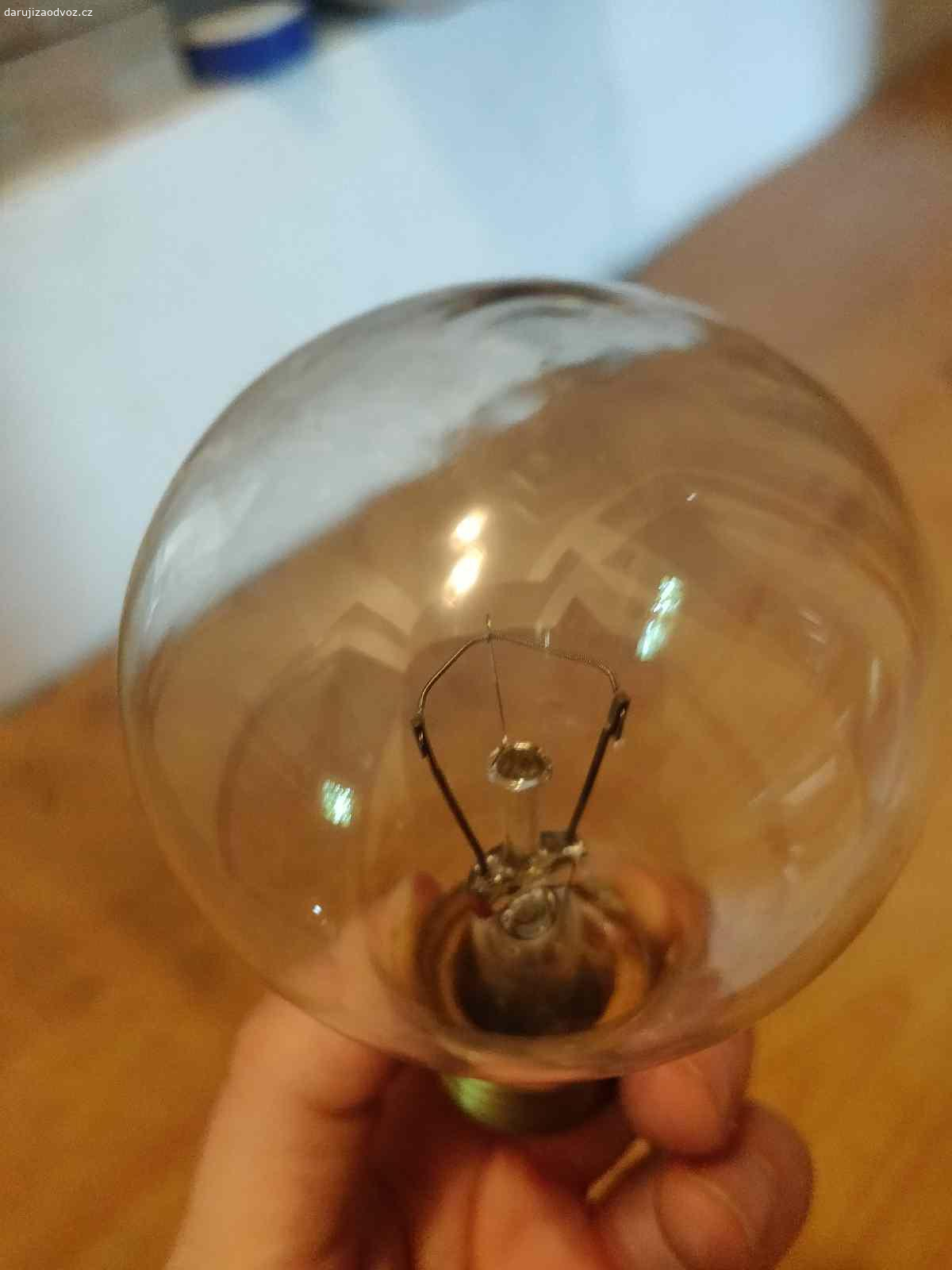 Žárovka. Žárovka 24V 50W, závit E27. Na žiarovke nie je uvedené nič, parametre boli uvedené na obale.