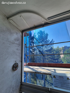 zasklena panelakova lodzie