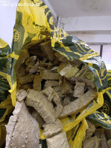 ZBYTKY MINERÁLNÍ VATY Z VÝROBY