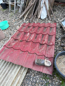 zbytky střešní krytiny