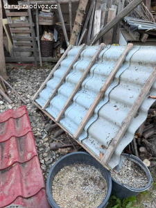 zbytky střešní krytiny