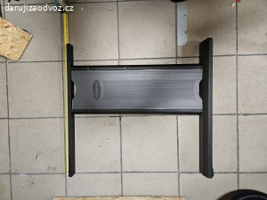 Železné nohy k psacímu stolu.