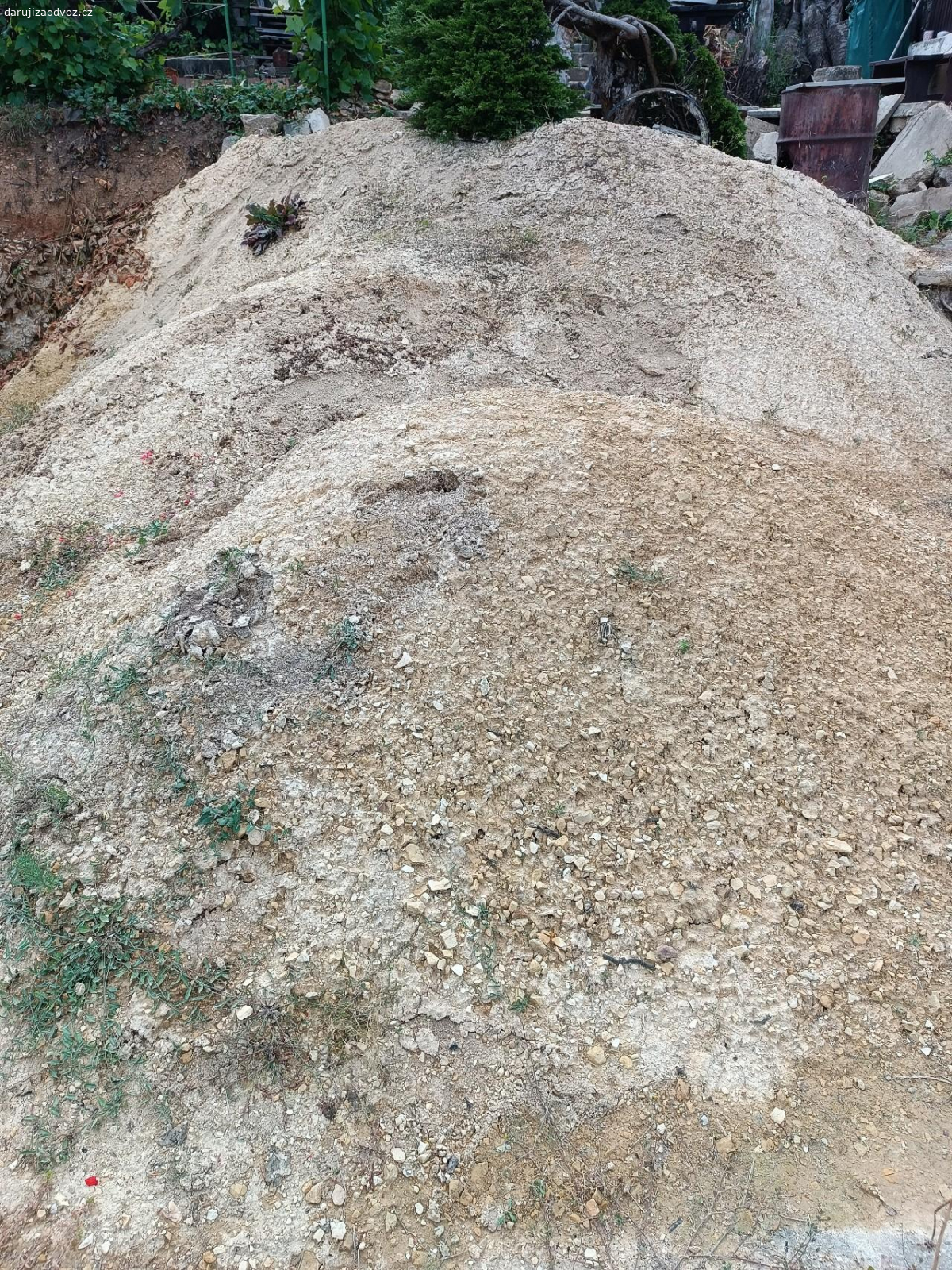 Zemina. Daruji zeminu za odvoz